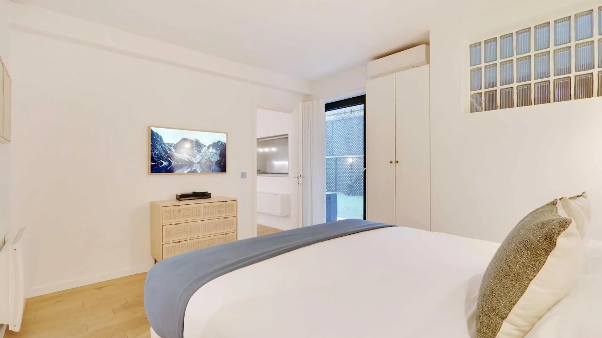 Passy - Eiffel Tower - Amazing 2br With Garden